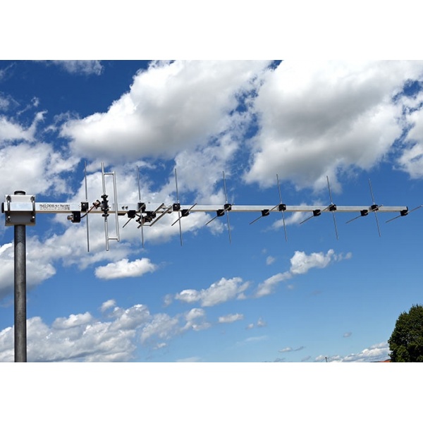 432MHz CROSS Antenne 8 + 8 éléments pour satellites LEO 70cmCROSS16WR (AA)