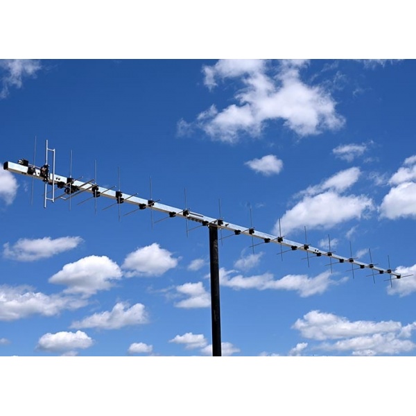 430-440 MHz CROSS 15 +15 éléments 16.7dBi Antenne 70cmCROSS30W (AA)